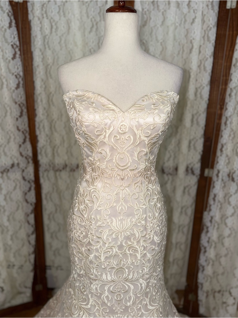 Stunning NEW Allure Romance Ivory Blush Champagne Wedding Gown - Picture 6 of 12